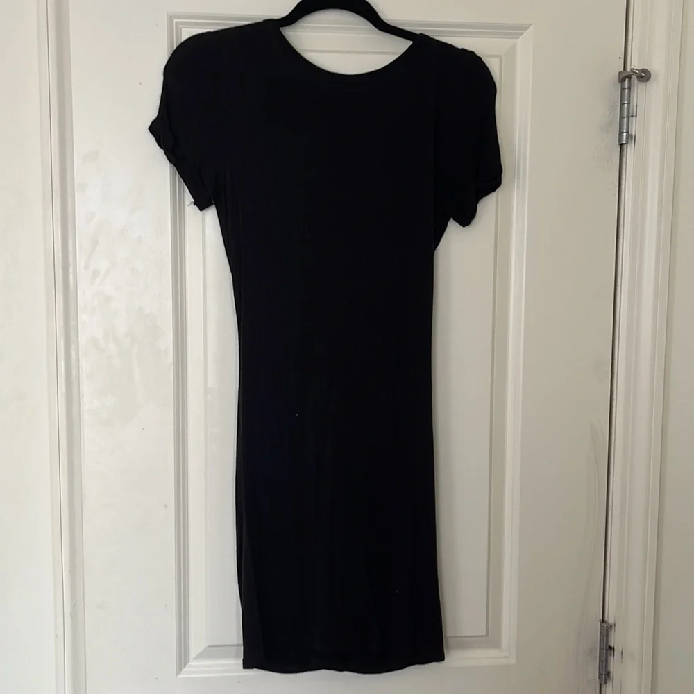 Black dress with slits in the stomach - Picture 3 of 4